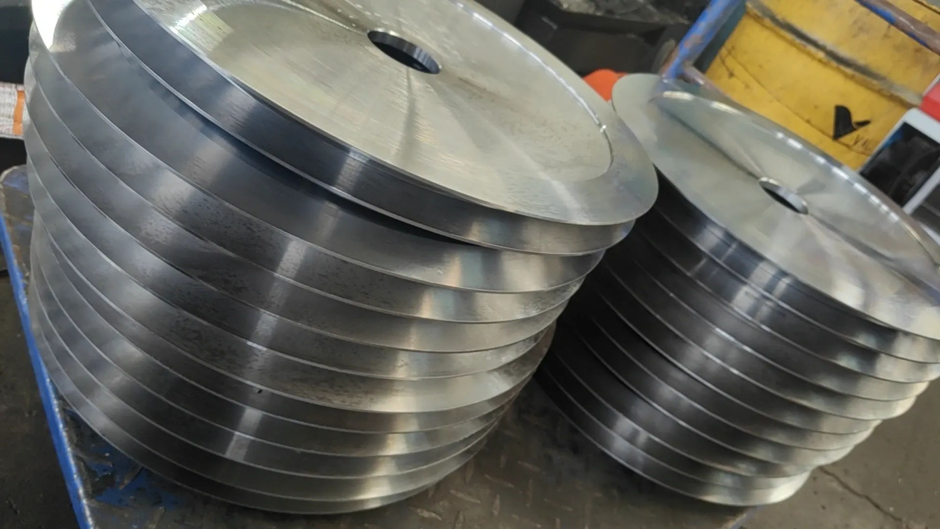 Slitting Circular Knife In Longitudinal Cutting Line