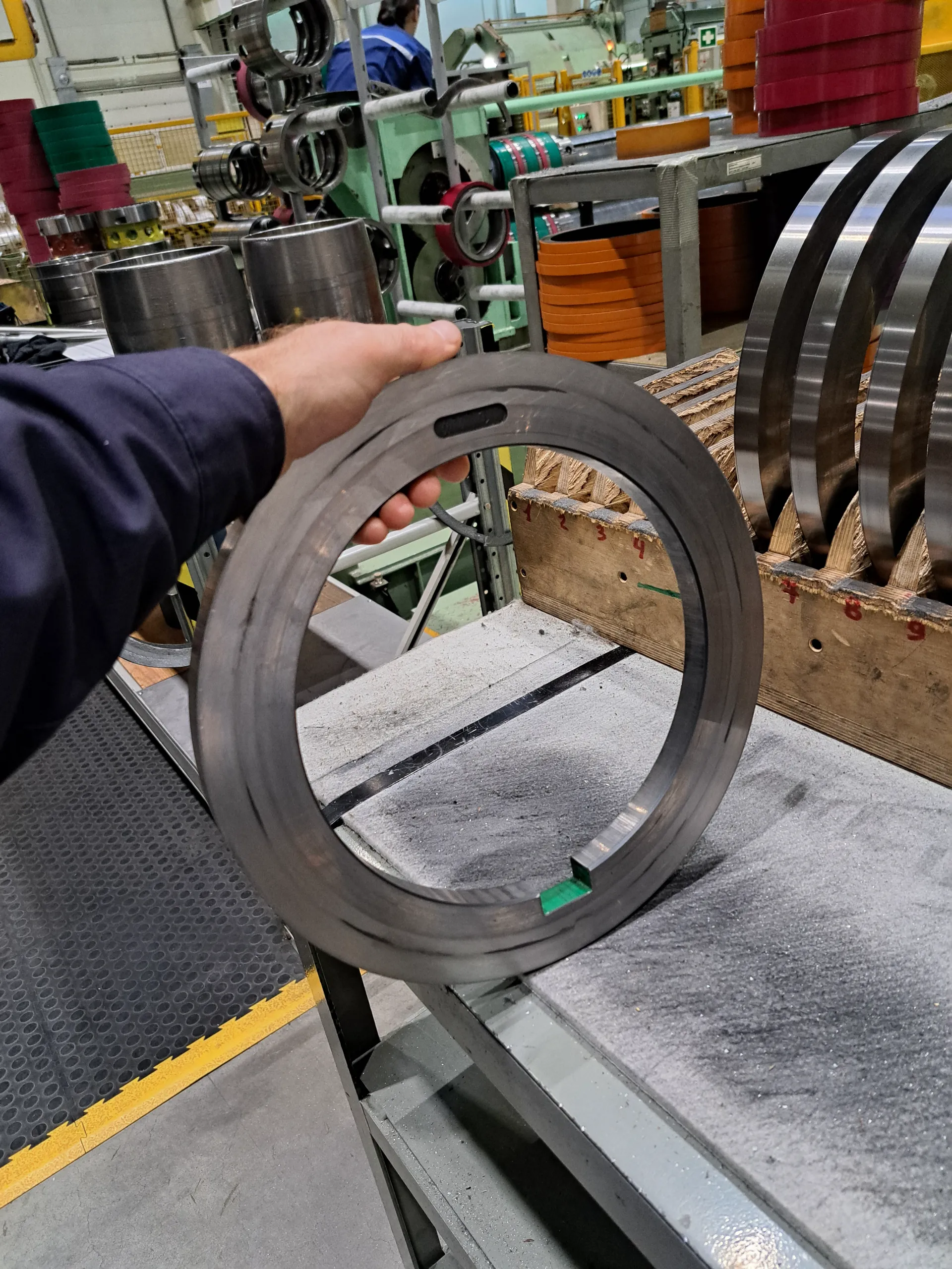 Slitting Circular Knife In Longitudinal Cutting Line