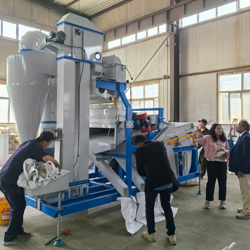 Beibu machinery has the honor to receive a customer for testing the air screen grain cleaner