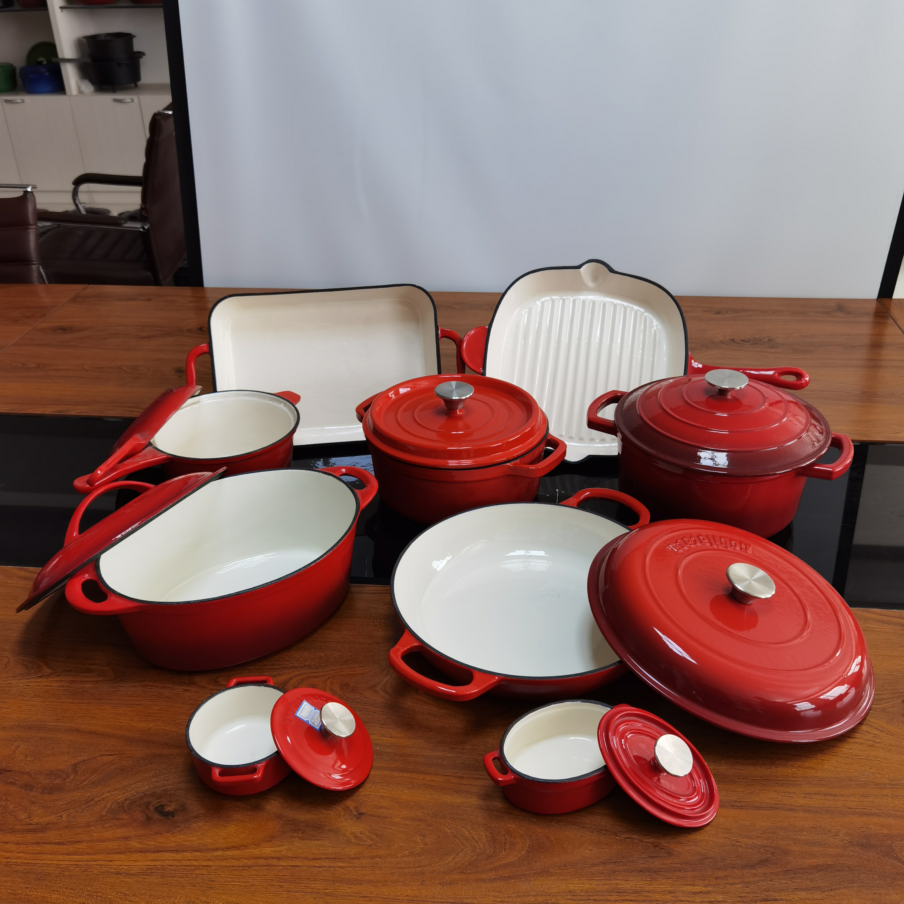 Enamelled Cast Iron Cookware Set – Even Heat, Induction-Safe