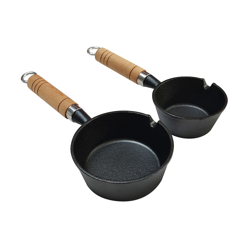 Preseasoned Cast Iron Skillet:Single Pour Nozzle Wood Handle