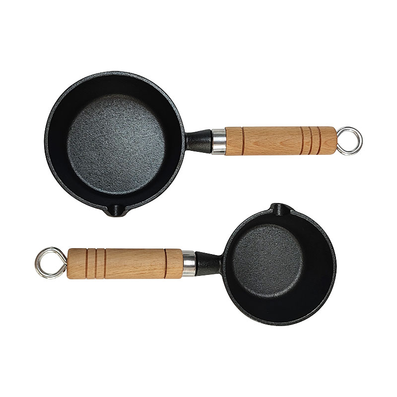 Single Pour Nozzle Premium Pre-seasoned Cast Iron Skillet With Wooden Handle