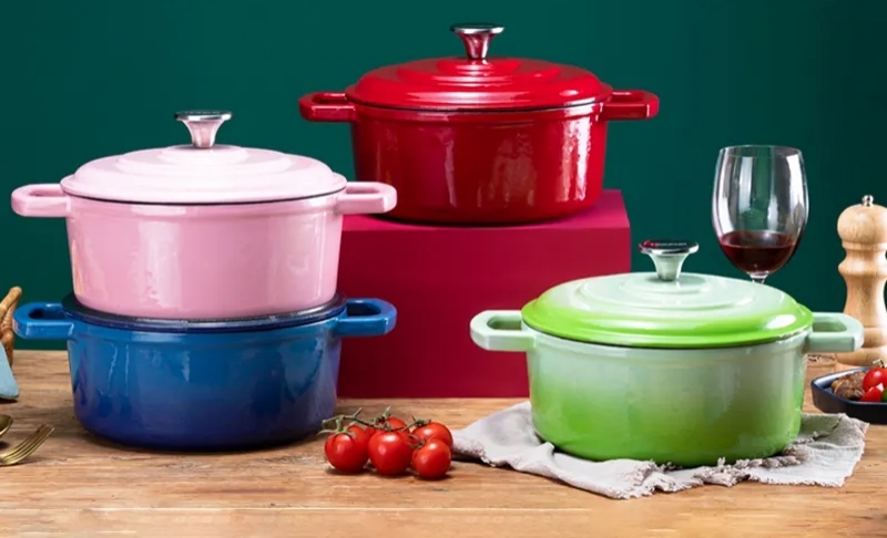 Cast iron kitchenware – a must in the kitchen