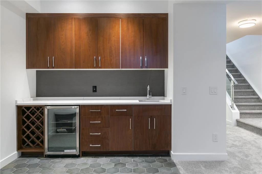 Luxury Home Furniture Modular Walnut Wood Veneer Matt Black Color Glass Door Kitchen Cabinets Modern Design