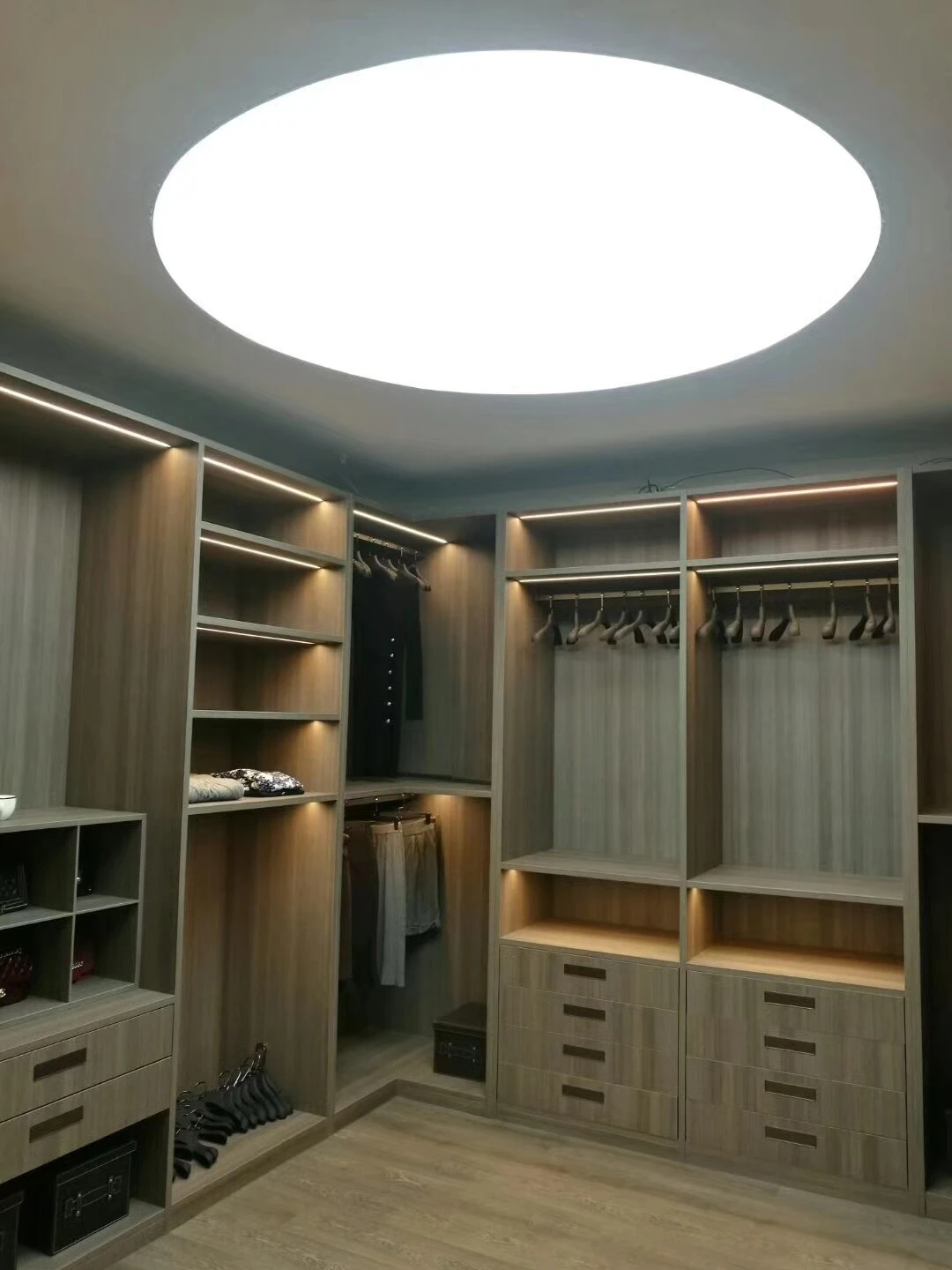 Bedroom Clothes Wardrobe Luxury Dressing Room Closet Modern Design