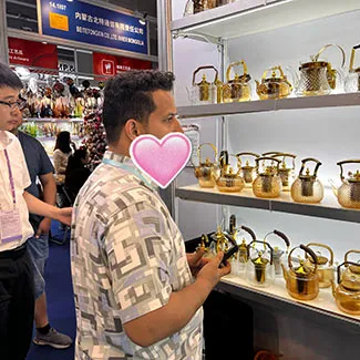 porcelain vs stoneware plates