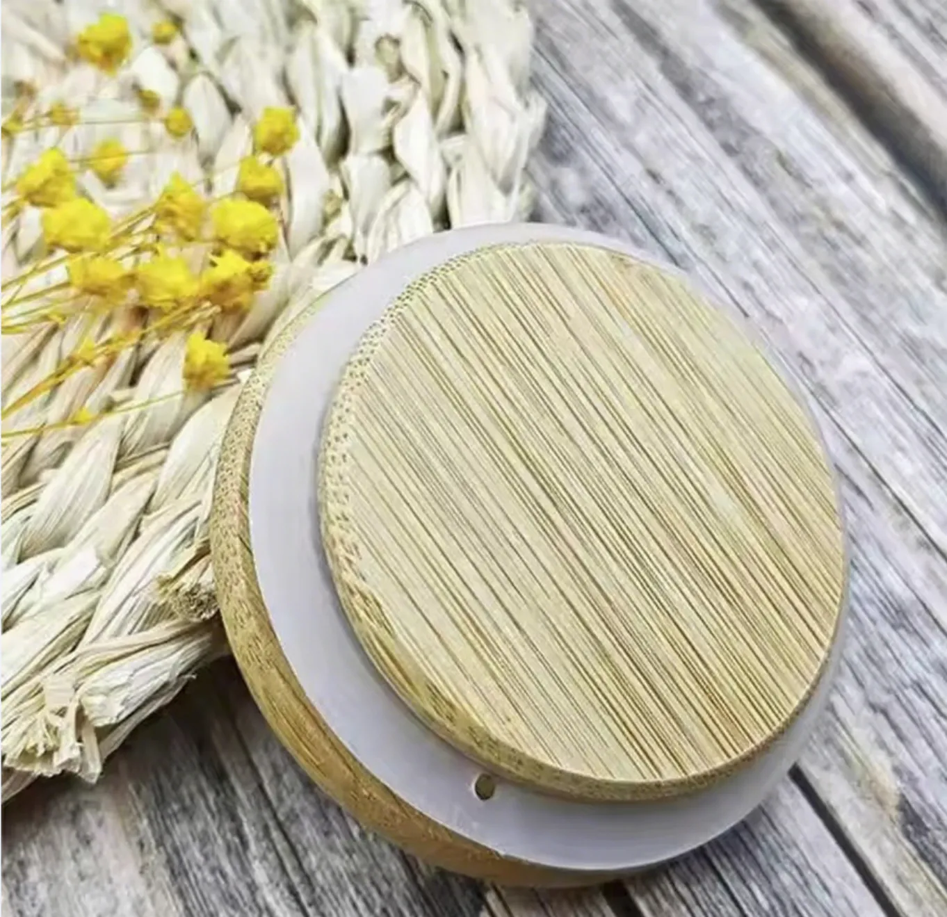 Wholesale High Borosilicate Glass Decals Design Olive Oil Dispenser Bottle With Wooden Lid