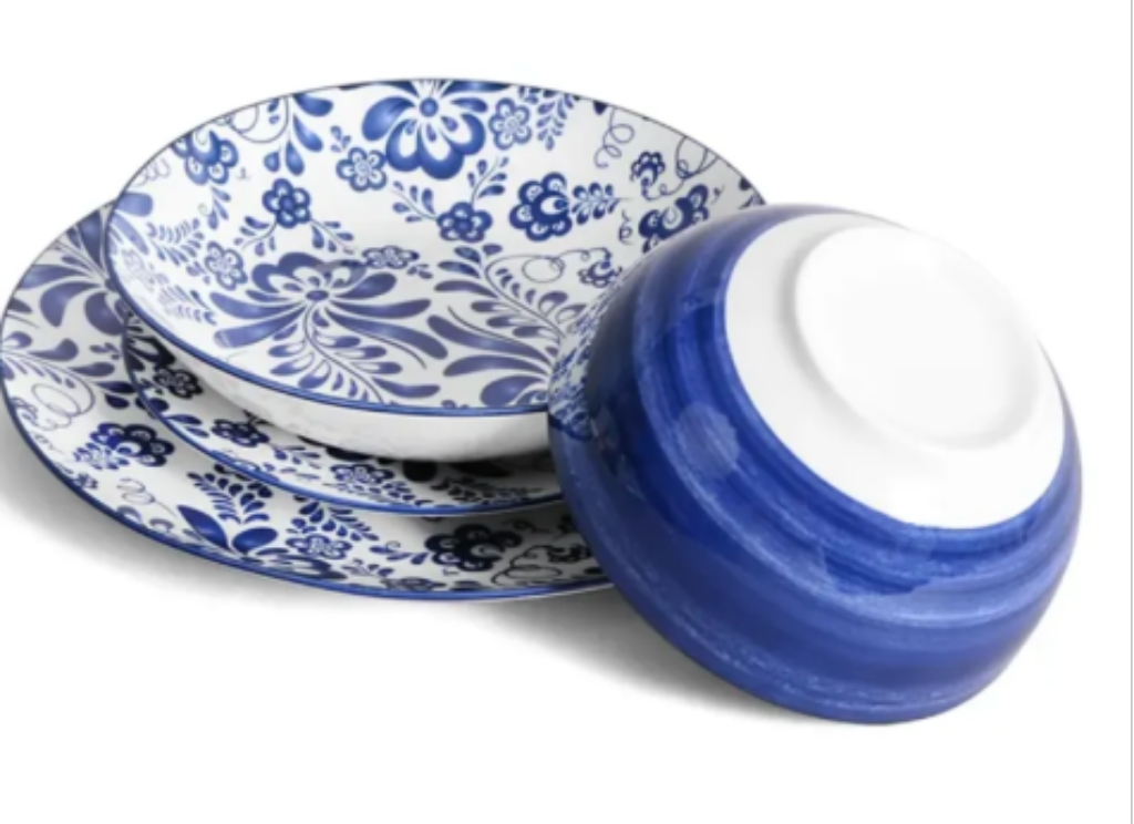 Decorating with a Ceramic Crockery Set