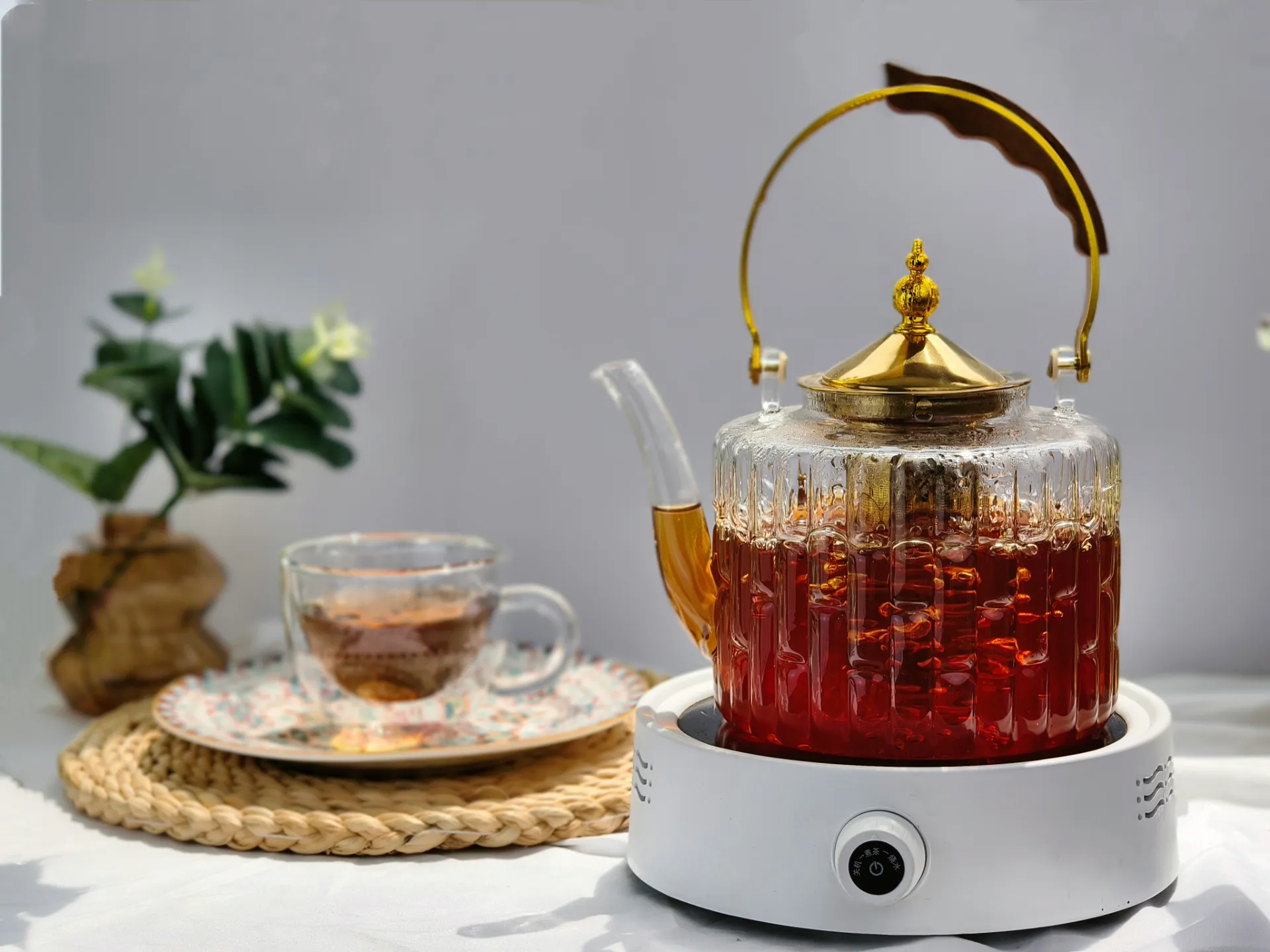 The Artistry Behind Handmade Glass Teapot