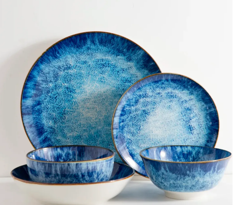 Hosting gatherings with a Stunning Reactive Glaze Plate Set