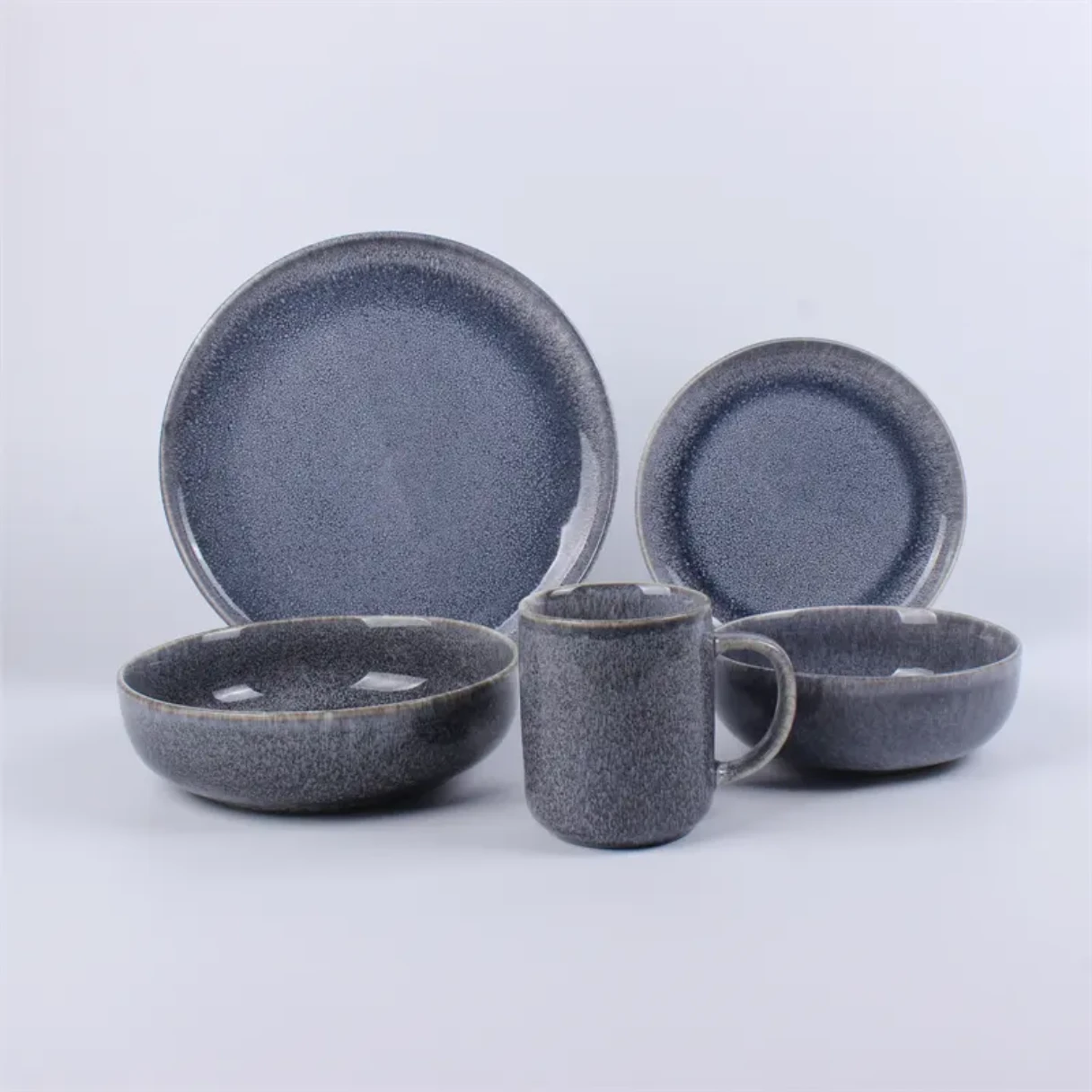 Hosting gatherings with a Stunning Reactive Glaze Plate Set