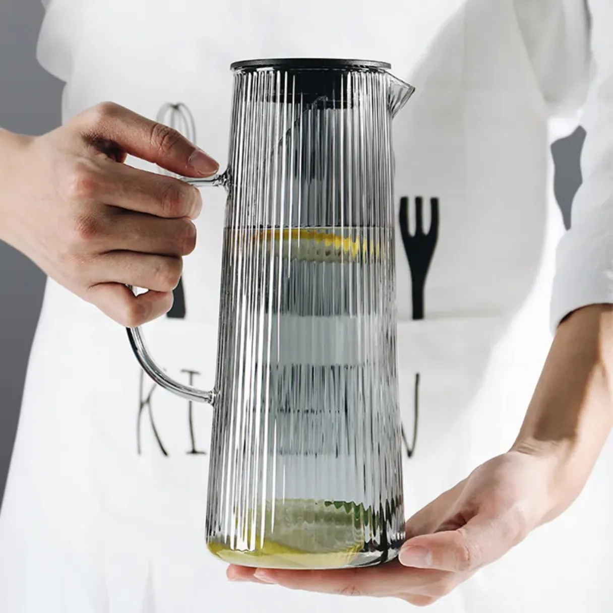 Heat Resistant Ribbed Glass Pitcher with Lid and Spout Set Electroplating Color