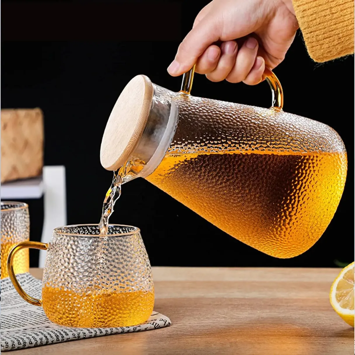 Heat Resistant Borosilicate Glass Pitcher with Bamboo Lid