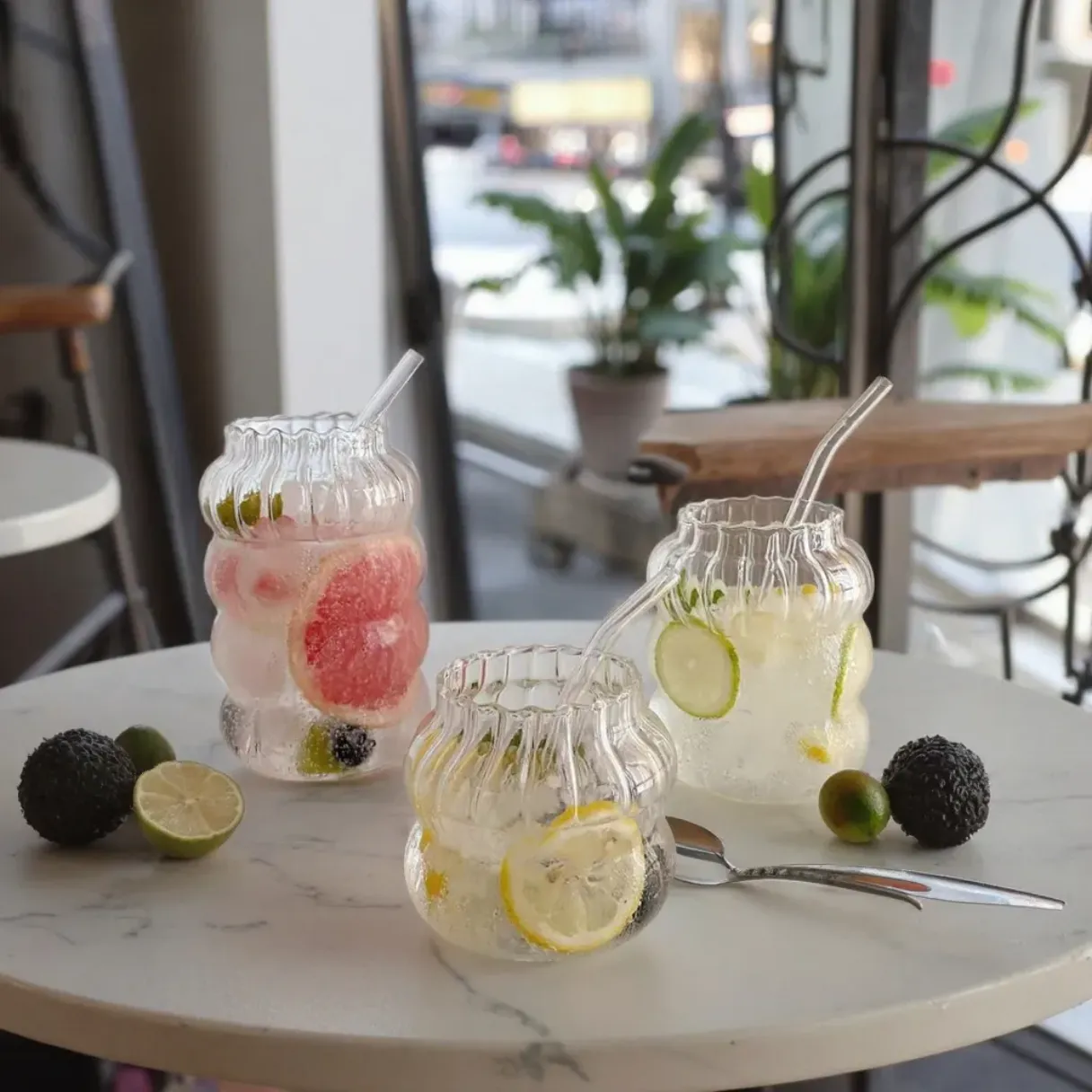 Heat Resistant Coffee Juice Cold Drink borosilicate glass cup with glass straw and bamboo lid