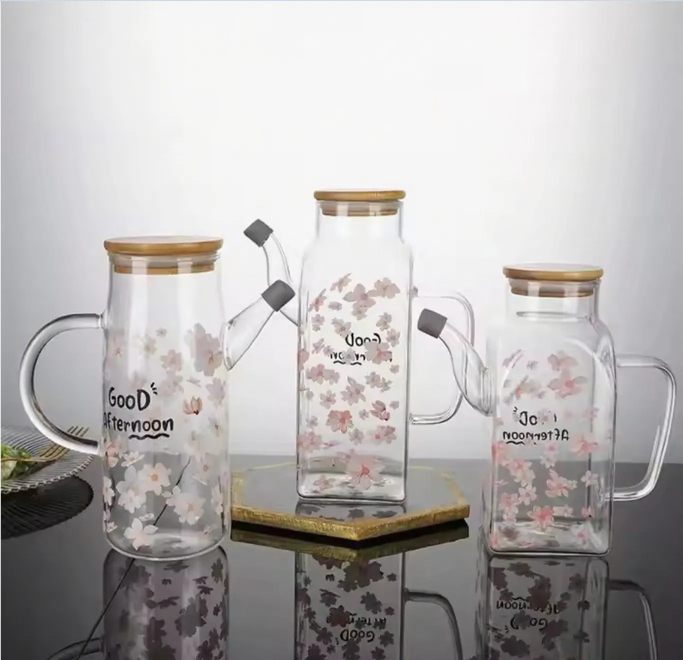 Wholesale High Borosilicate Glass Decals Design Olive Oil Dispenser Bottle With Wooden Lid