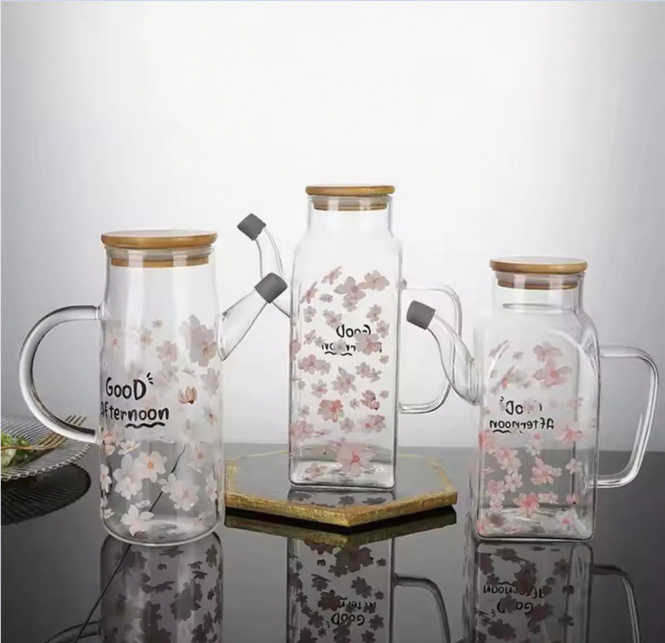 Wholesale High Borosilicate Glass Decals Design Olive Oil Dispenser Bottle With Wooden Lid