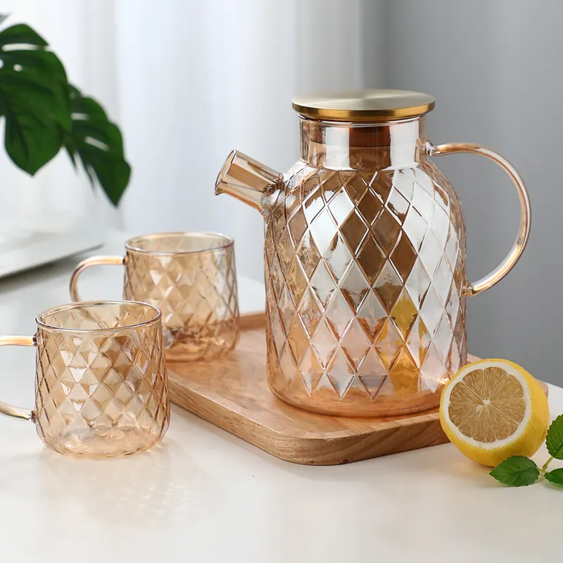 Diamond Shaped High Borosilicate Glass Water Pitcher With Bamboo/Stainless Steel Lid