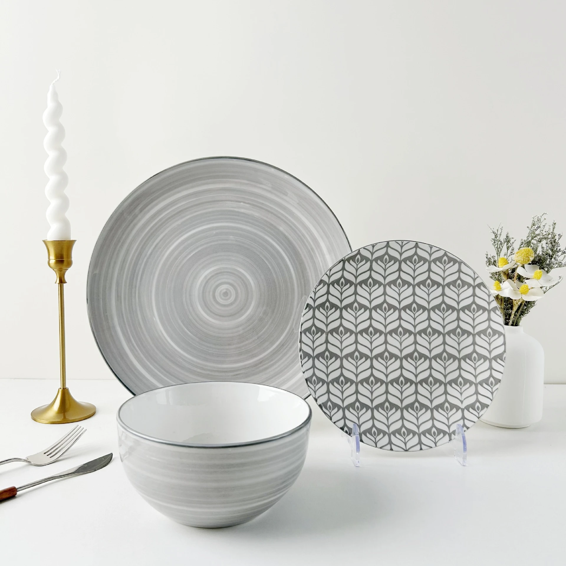 Pad print dinner set with thread pattern