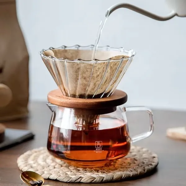 Heat Resistant Glass Pitcher with Lid – Borosilicate