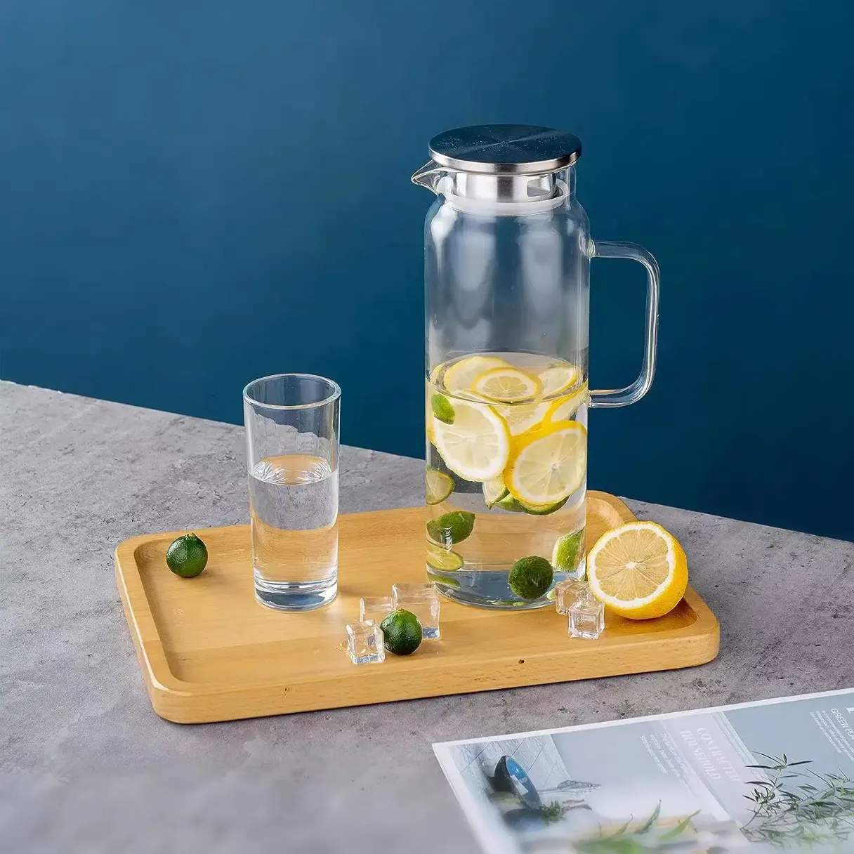 1.5L Heat Resistant Customized Borosilicate Glass Cold Water Jug Pitcher with Metal Lid