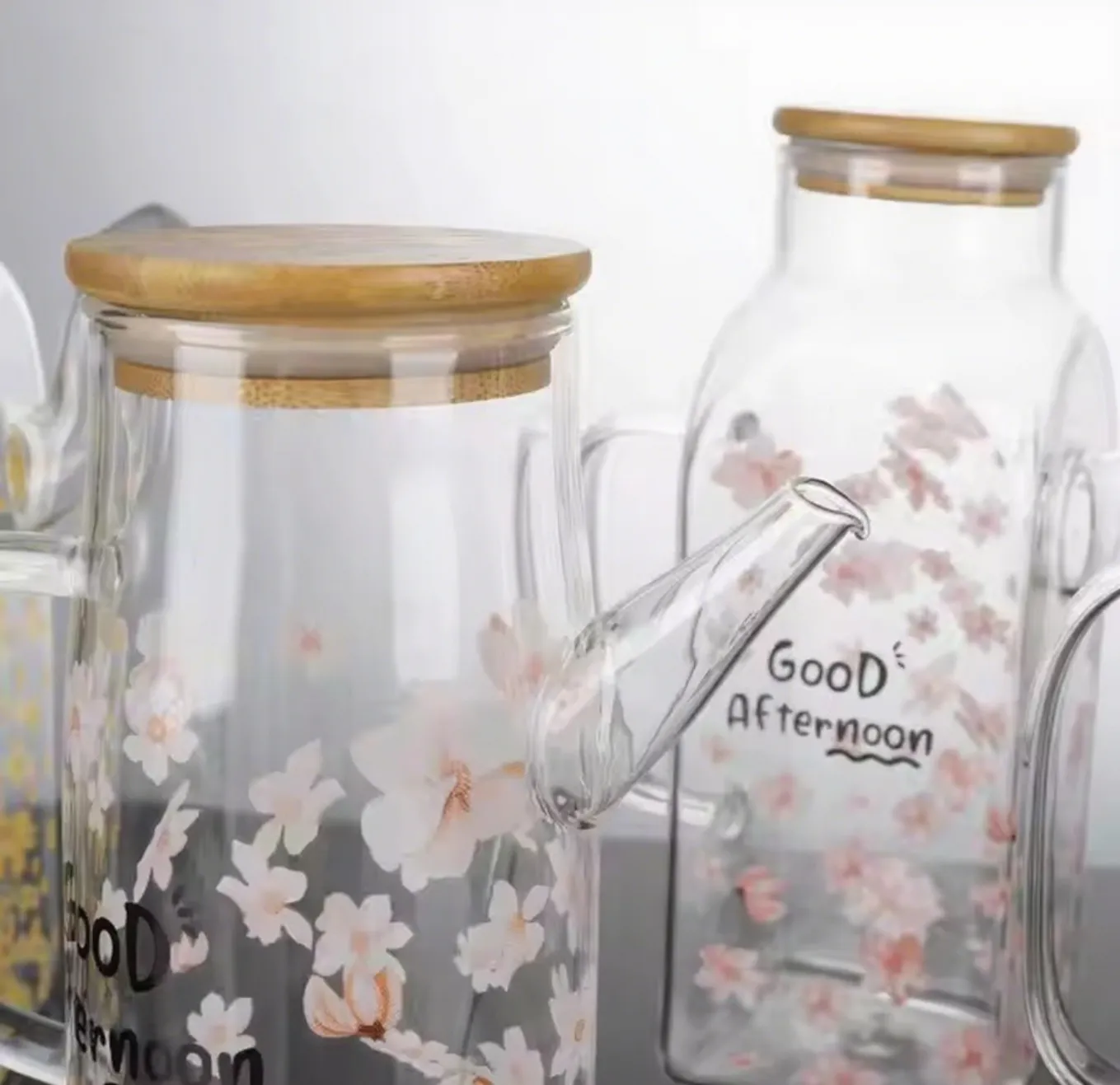 Wholesale High Borosilicate Glass Decals Design Olive Oil Dispenser Bottle With Wooden Lid