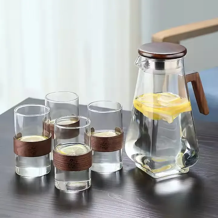 borosilicate glass pitcher