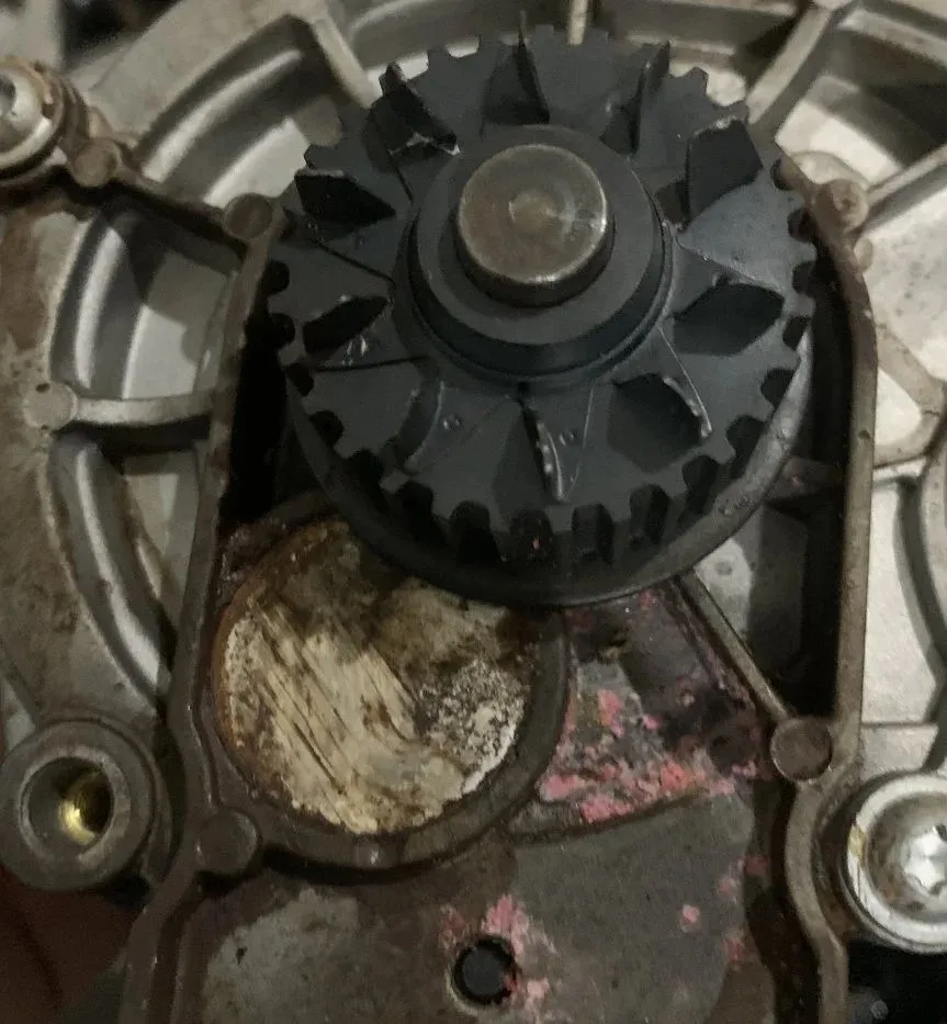 Audi and Volkswagen water pumps leak frequently, revealing the root cause of the failure, a must-read for car owners!