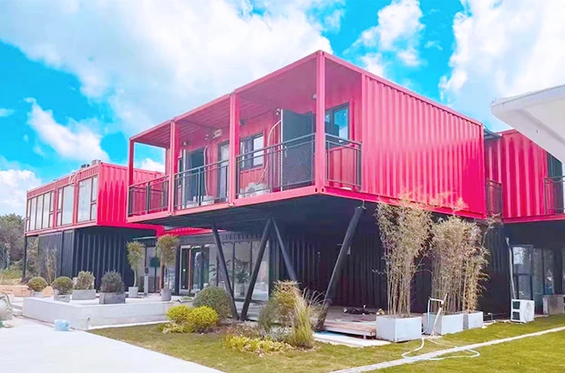 Stacked container dining complex — Seoul, South Korea