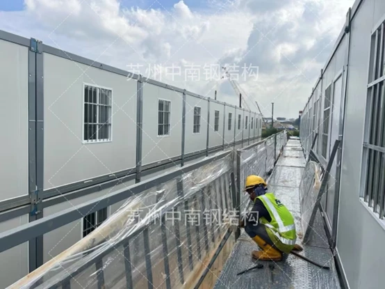 Folding vs Standard Container Houses: A Side-by-Side Comparison