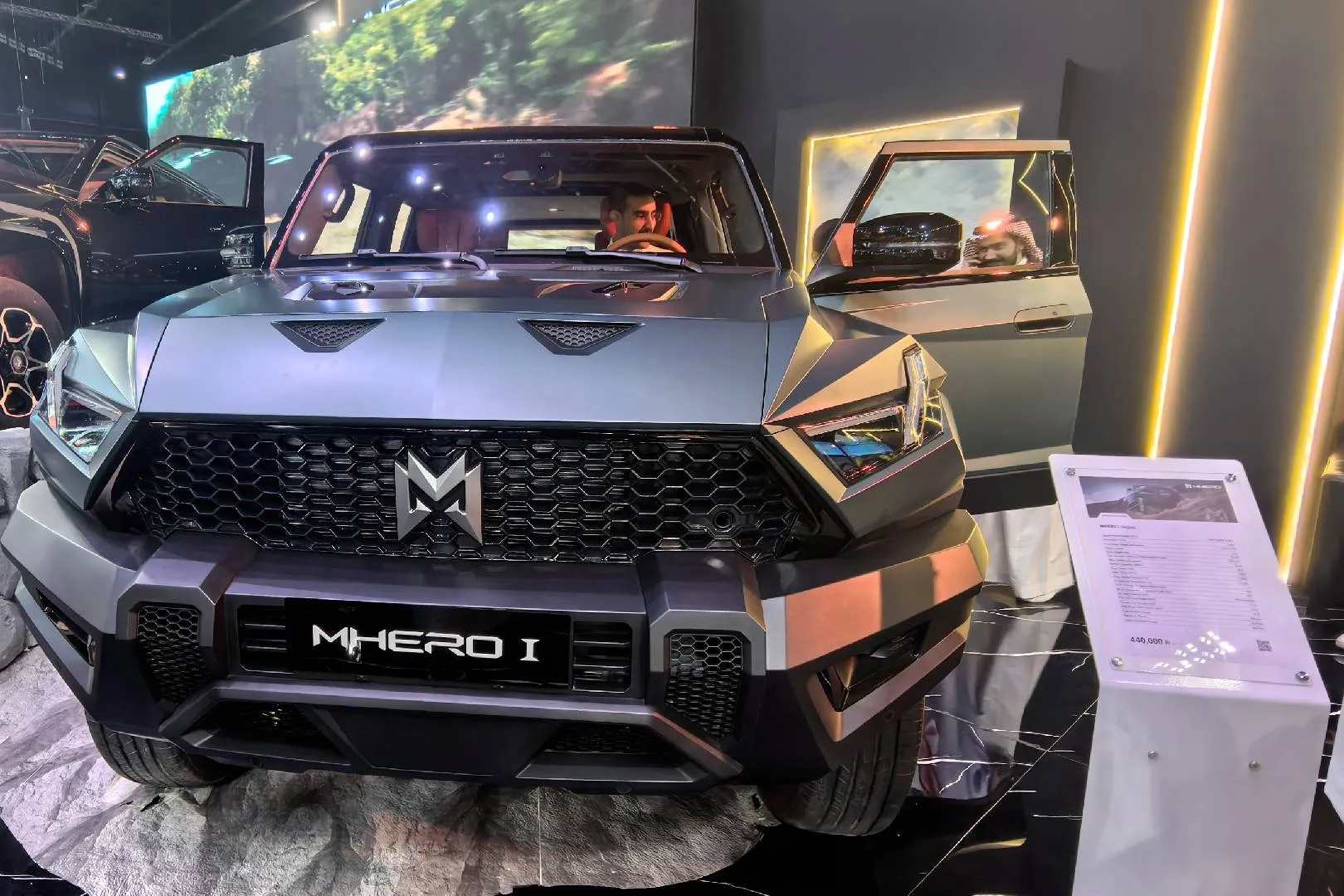 Global Expansion of E& C Chinese Heavy Trucks in Modern Logistics and Infrastructure Global Expansion of E& C Chinese Heavy Trucks in Modern Logistics and Infrastructure