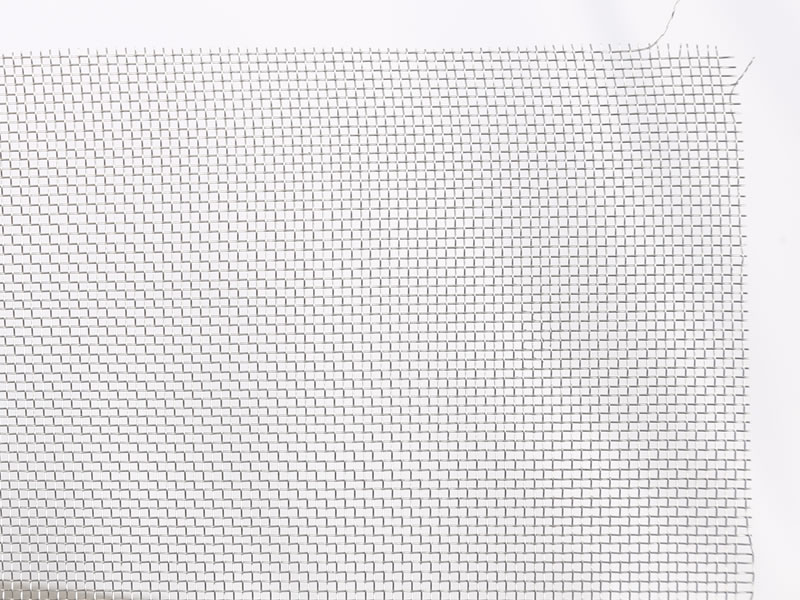 Premium Square Mesh: Durable Metal Fencing & Security