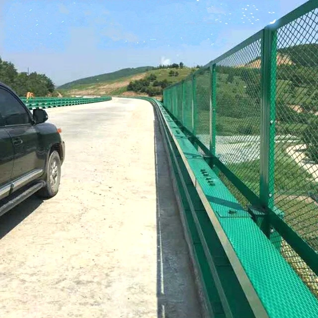 PVC-Coated Anti- Glare Expanded Metal Safety Fence