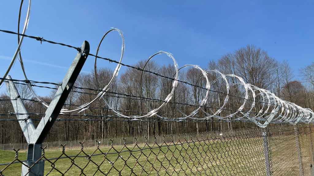 Analysis of the protection logic of razor barbed wire