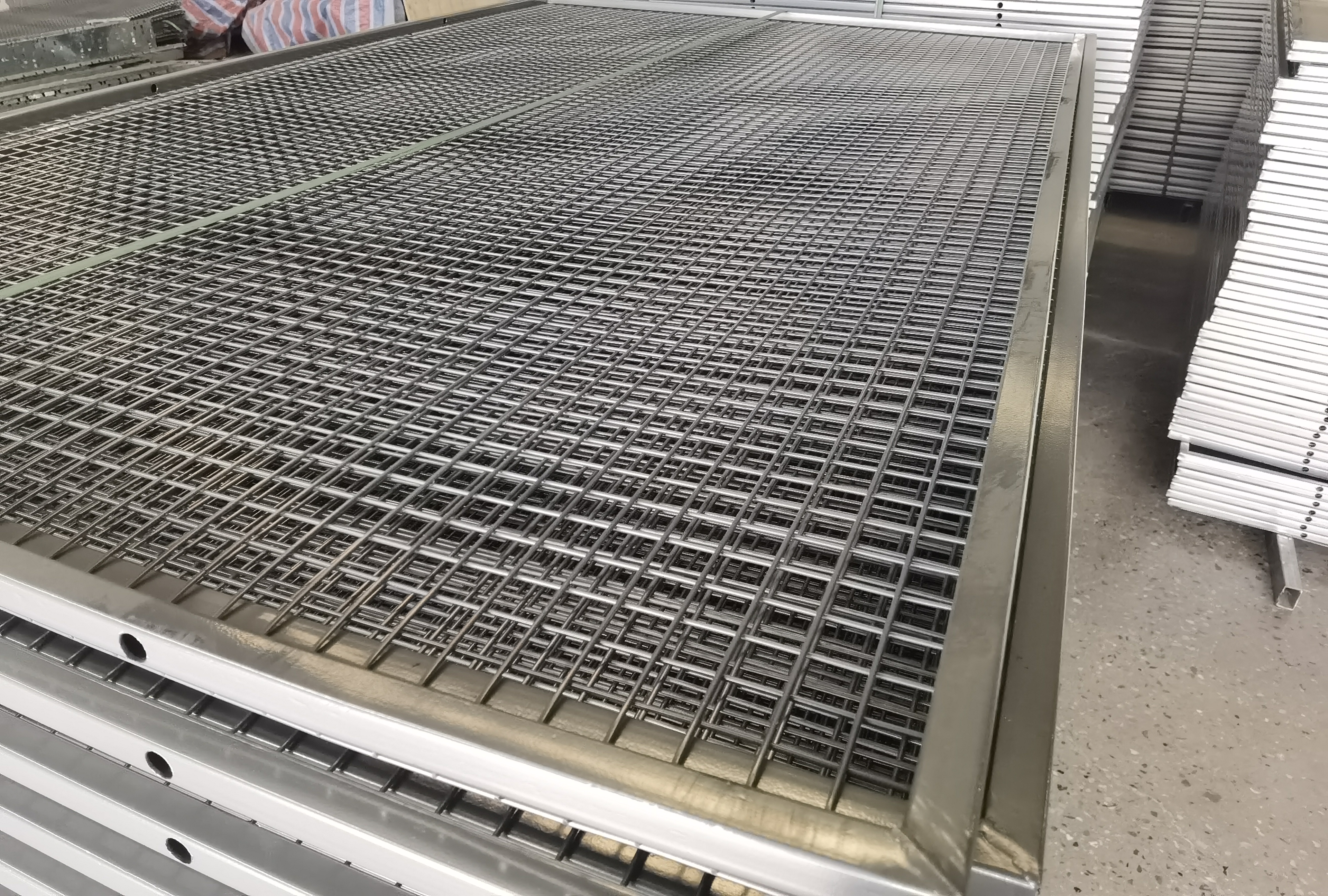 Explore the manufacturing process of welded mesh