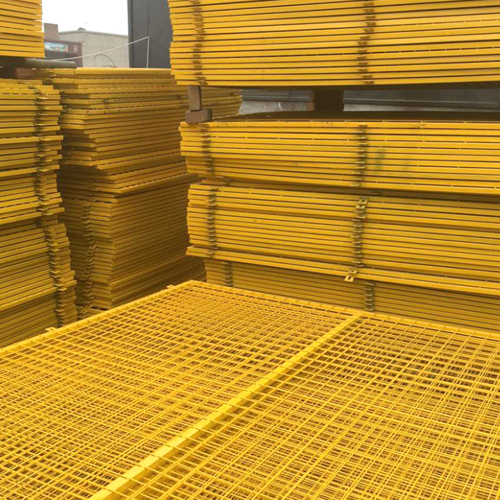 Surface treatment and product features of workshop isolation mesh