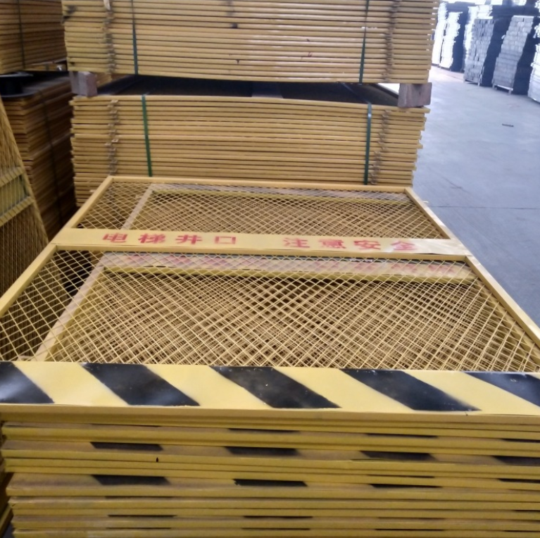 Introduction to the construction elevator shaft protection door