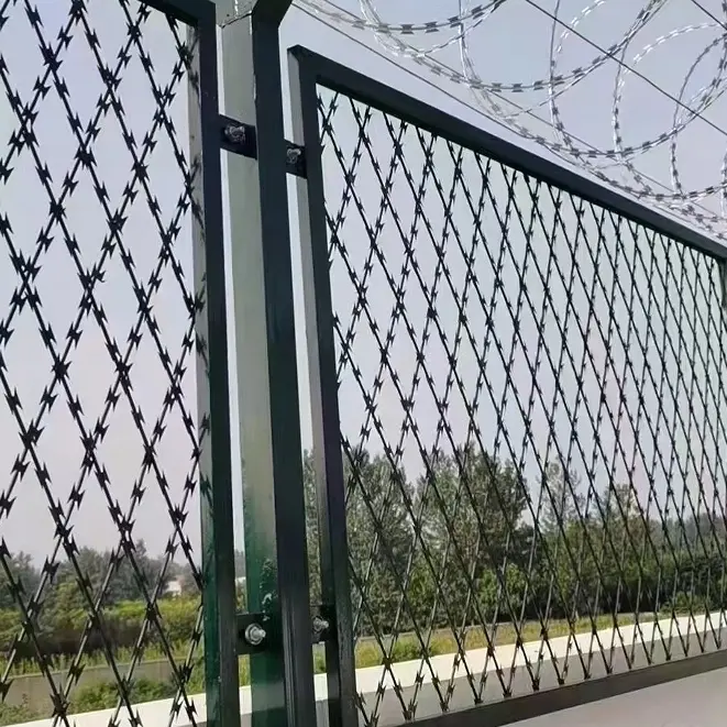 Analysis of the structure and performance of the blade barbed wire fence
