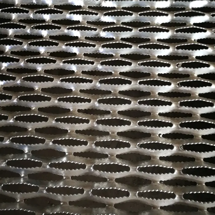 Customizable 1mm Thick Stainless Steel Checkered Plate Anti-Skid Diamond Tread Embossed Sheet
