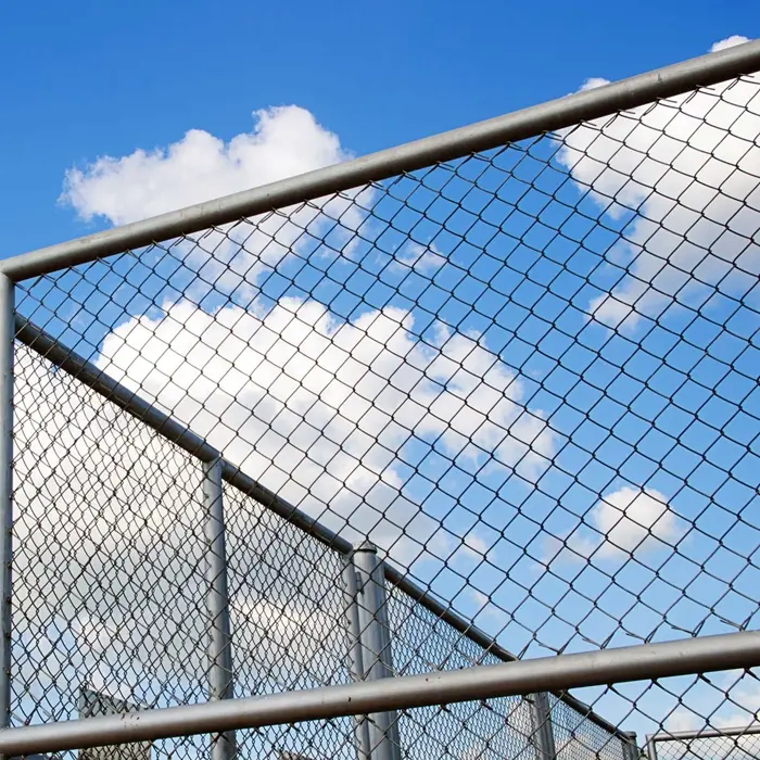 Chain link fence: the preferred material for fencing and protection