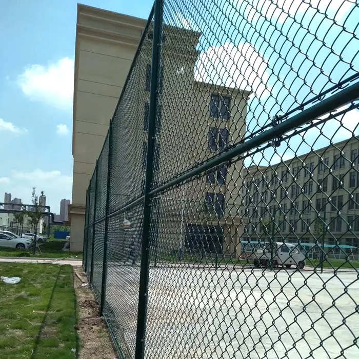 Custom hot dip galvanized metal wire net high quality small hole anti climb chain link fence