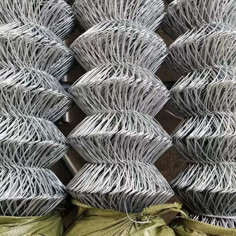 Factory prices pvc coated chain link fence for basketball court and protective fence