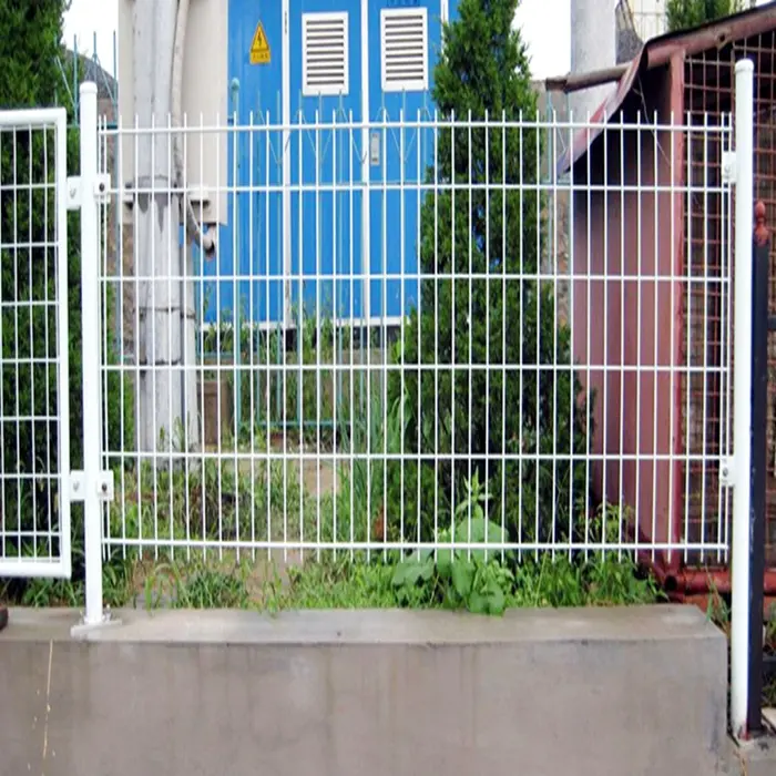 What are the benefits of the long service life of bilateral wire guardrail nets?