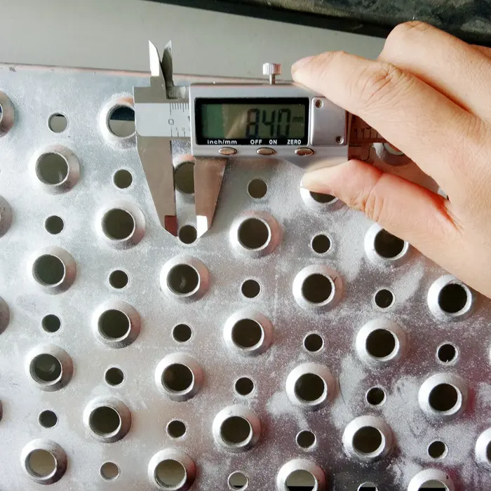 Metal anti-skid plates: strong structure and wear resistance