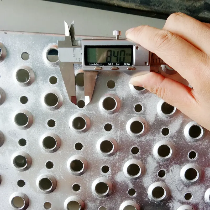 Anti-Slip Punched Aluminium Stair Non Skid Perforated Metal Plate