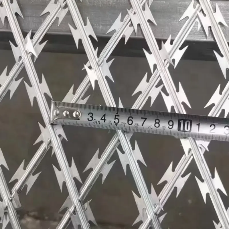 Factory BTO 22 BTO 30 CBT 60 CBT65 coil razor blade fencing wire barbed wire