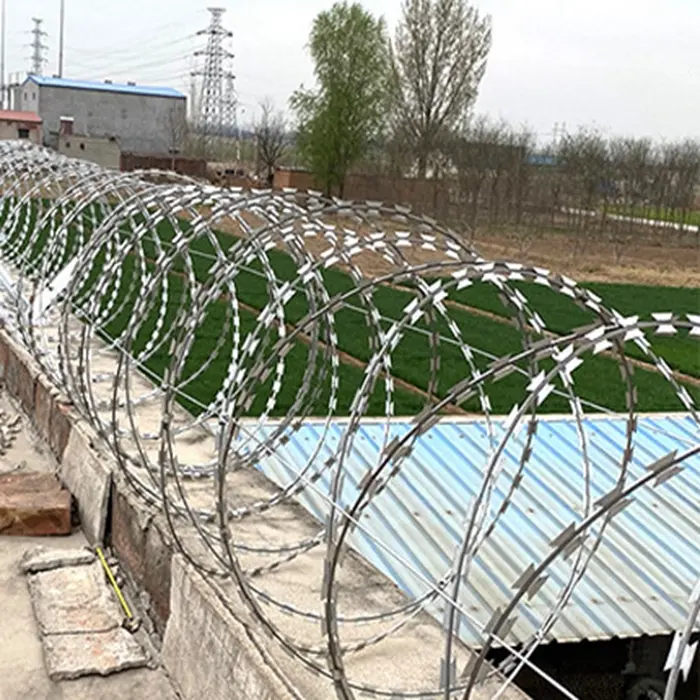 Rust-proof sharp galvanized blade barbed wire