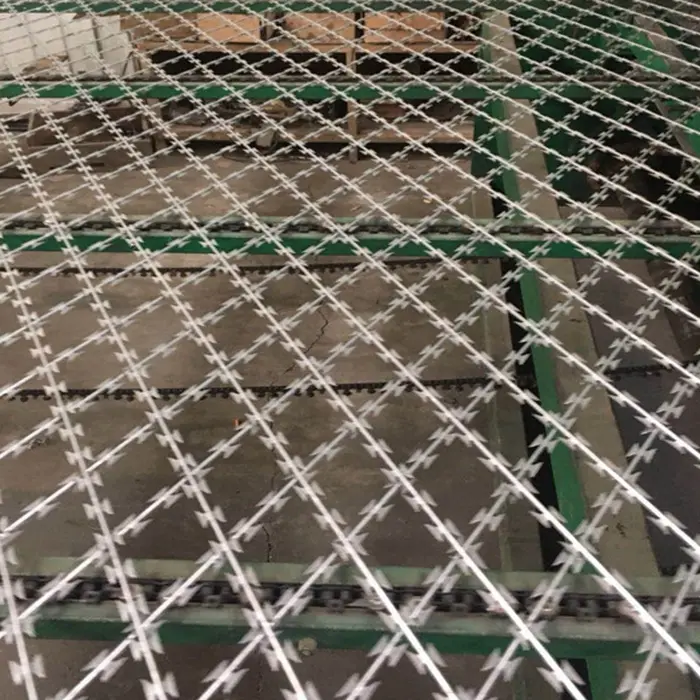 Metal Razor Mesh Fence Isolation Fence