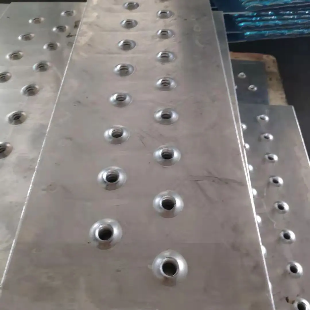 Aluminum Walkway Plank Grating Perforated Metal For Stair Anti Slip Metal Mesh
