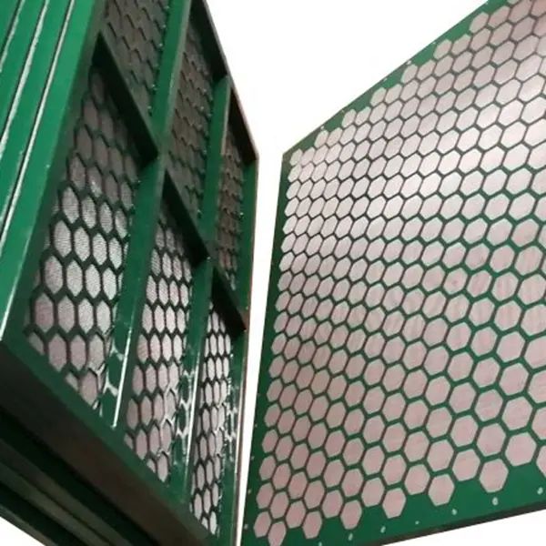 Corrosion resistant and high filtration strength stainless steel screen