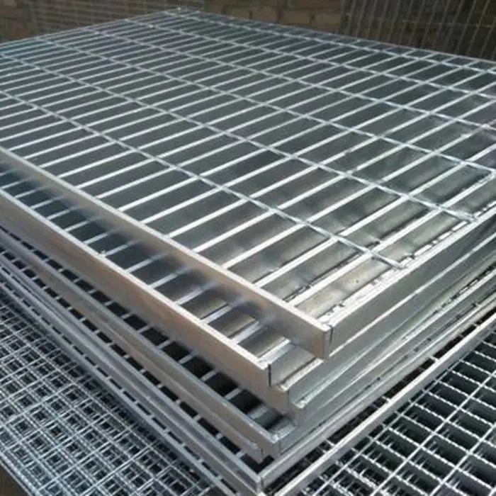 Hot dipped galvanized stair grating for platform bridge